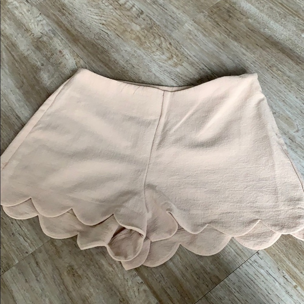 Cream scalloped shorts
